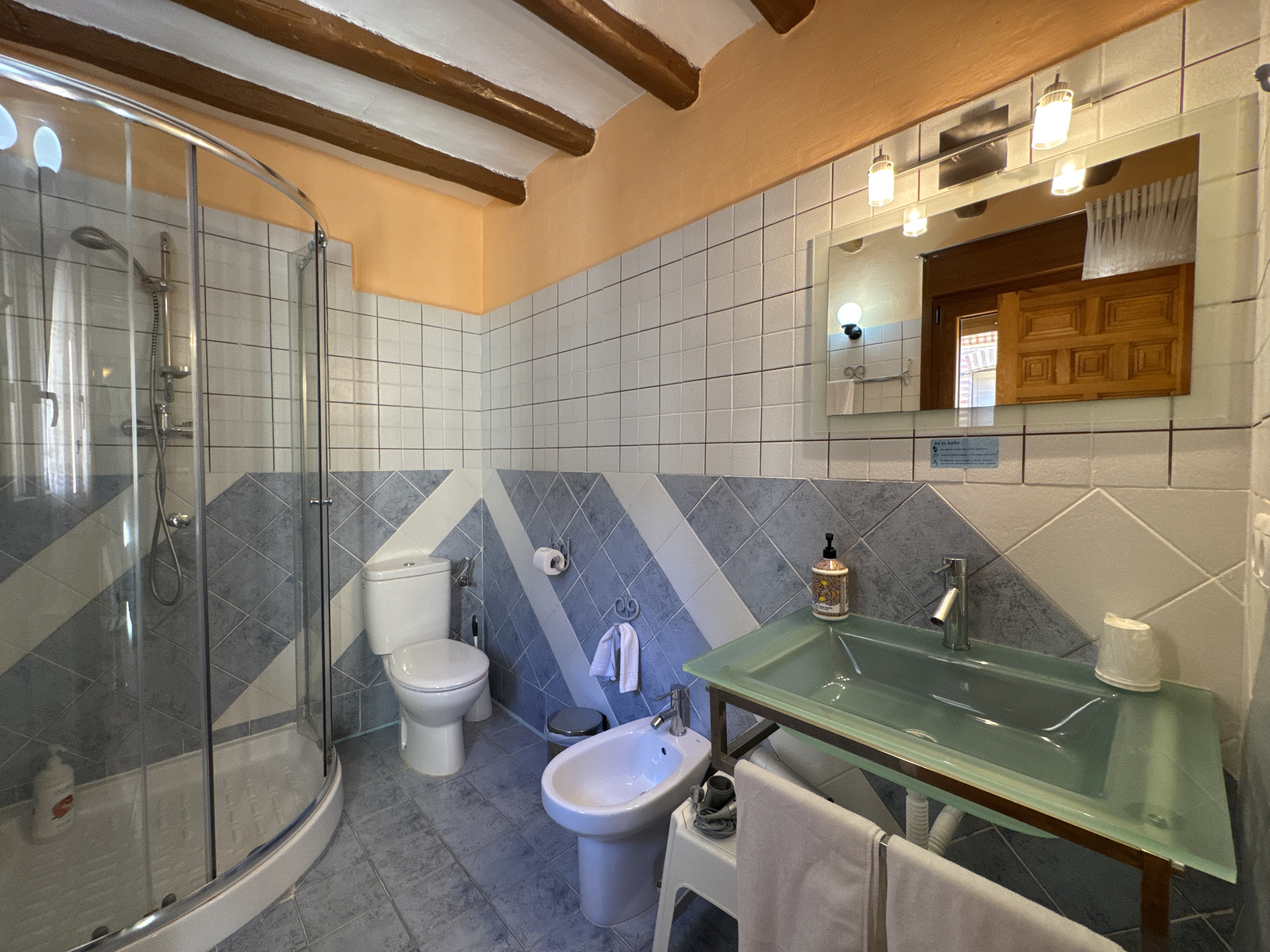 Baño El Melocotón
